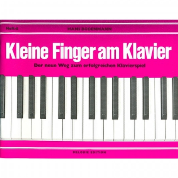 Kleine Finger am Klavier 4