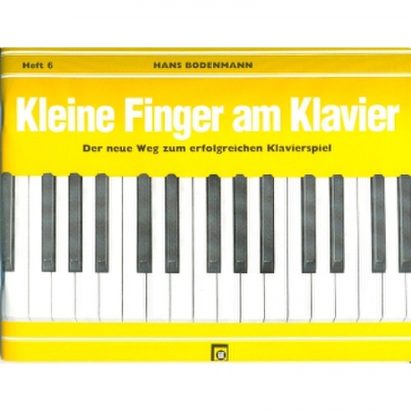 Kleine Finger am Klavier 6