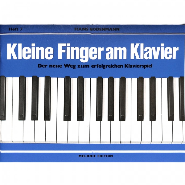 Kleine Finger am Klavier 7