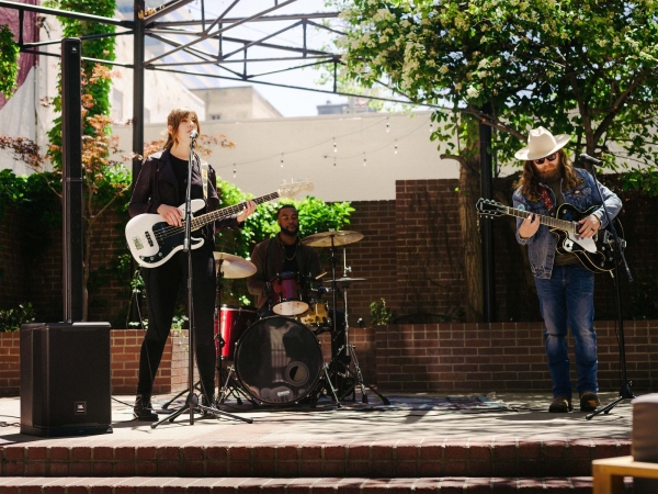 Preview: JBL PRX One