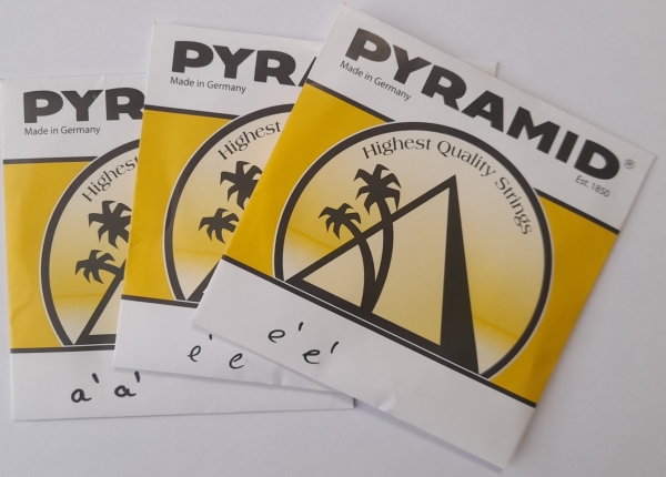 Pyramid 679/6 Balalaika